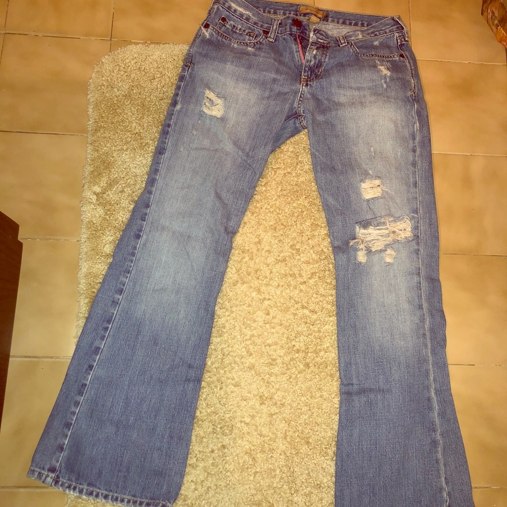 Sz 6S (petite) AF distressed jeans